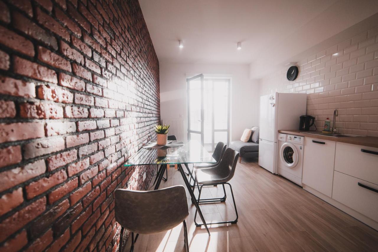 Apart-Hotel Kostjukowski Apartments Nizhynska 17 Lviv Extérieur photo