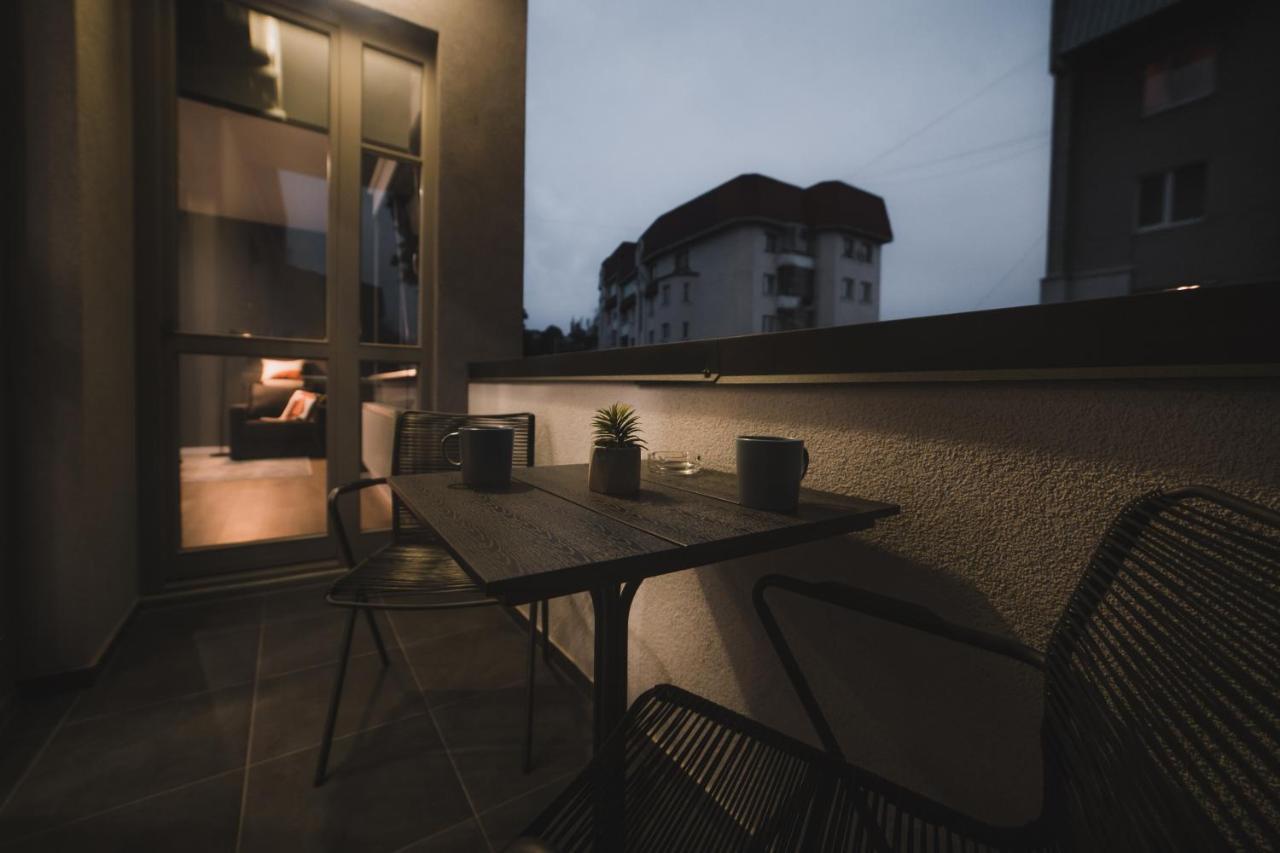 Apart-Hotel Kostjukowski Apartments Nizhynska 17 Lviv Extérieur photo