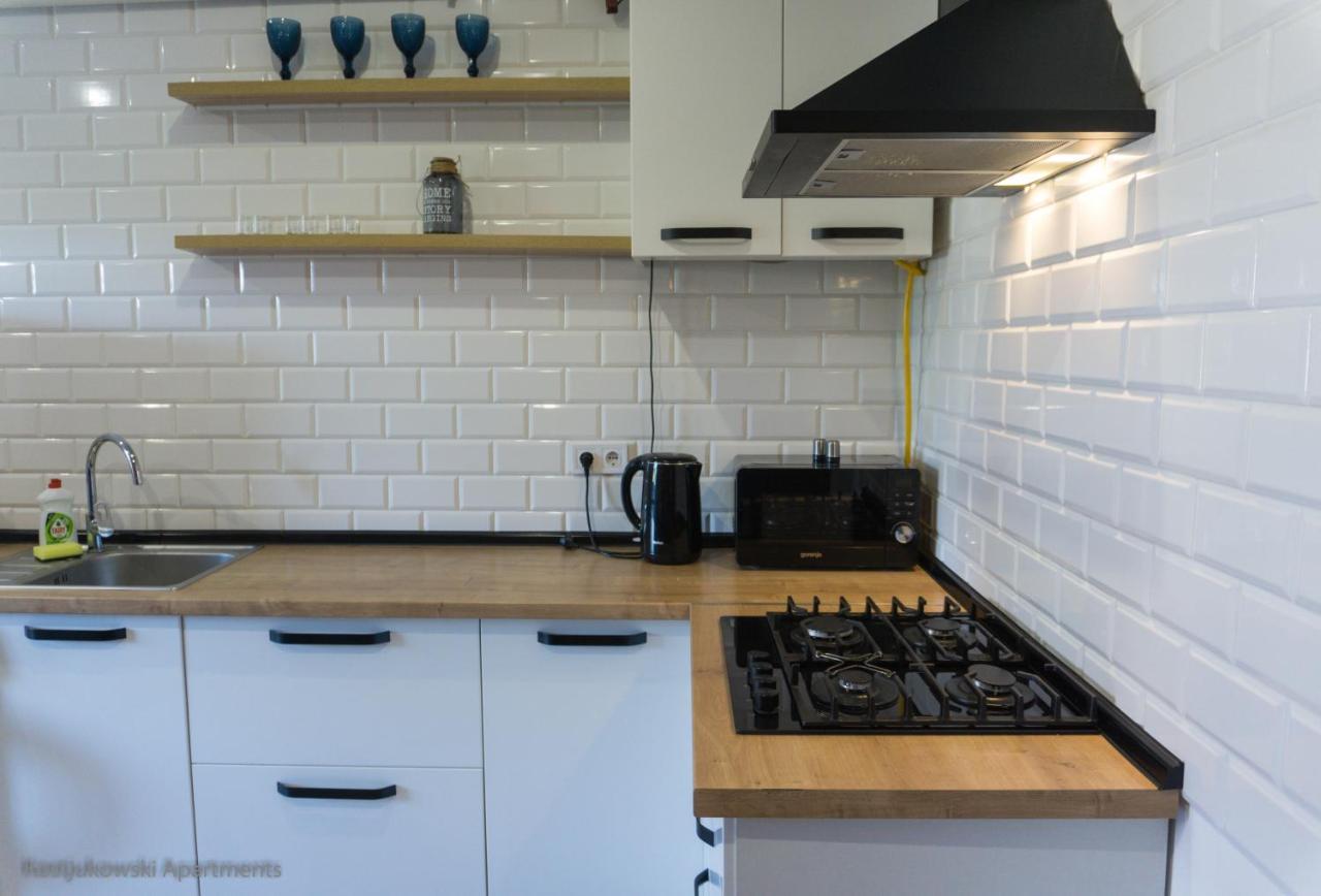 Apart-Hotel Kostjukowski Apartments Nizhynska 17 Lviv Extérieur photo
