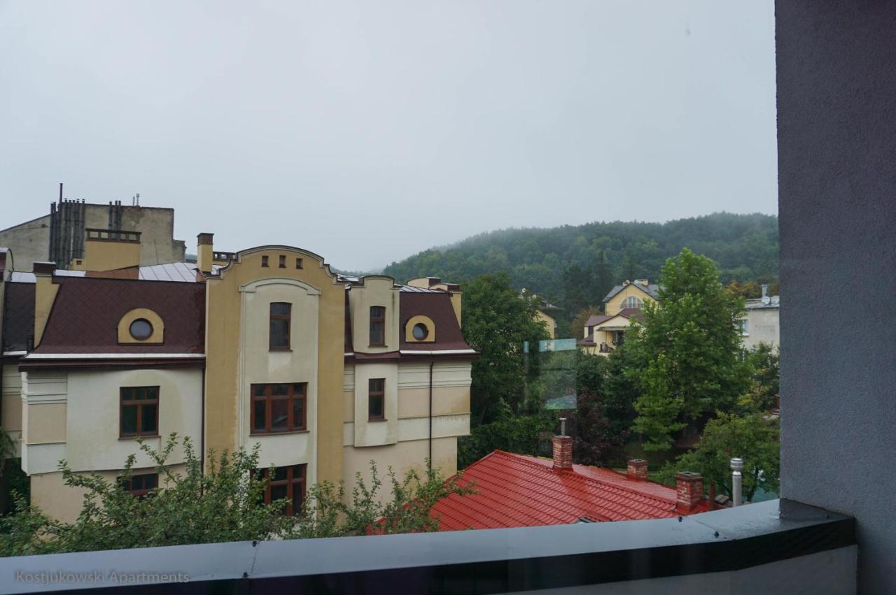 Apart-Hotel Kostjukowski Apartments Nizhynska 17 Lviv Extérieur photo