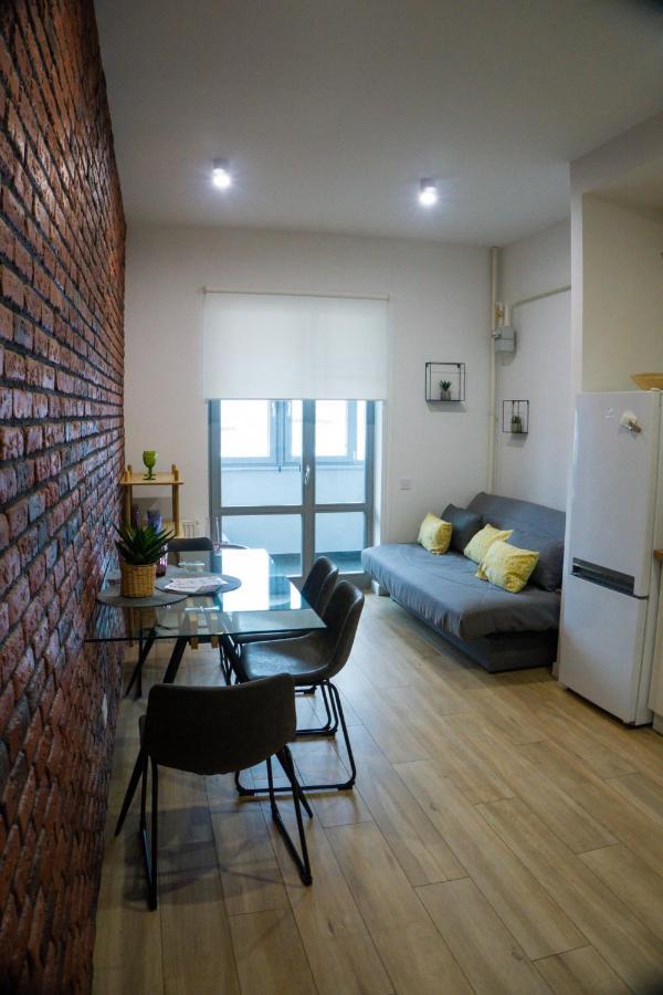 Apart-Hotel Kostjukowski Apartments Nizhynska 17 Lviv Extérieur photo