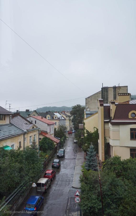 Apart-Hotel Kostjukowski Apartments Nizhynska 17 Lviv Extérieur photo