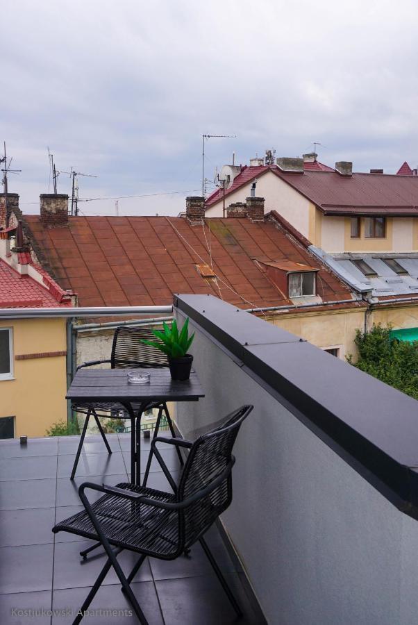 Apart-Hotel Kostjukowski Apartments Nizhynska 17 Lviv Extérieur photo